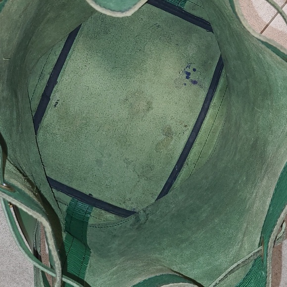 SOLD - Authentic Louis Vuitton - Picture 10 of 14